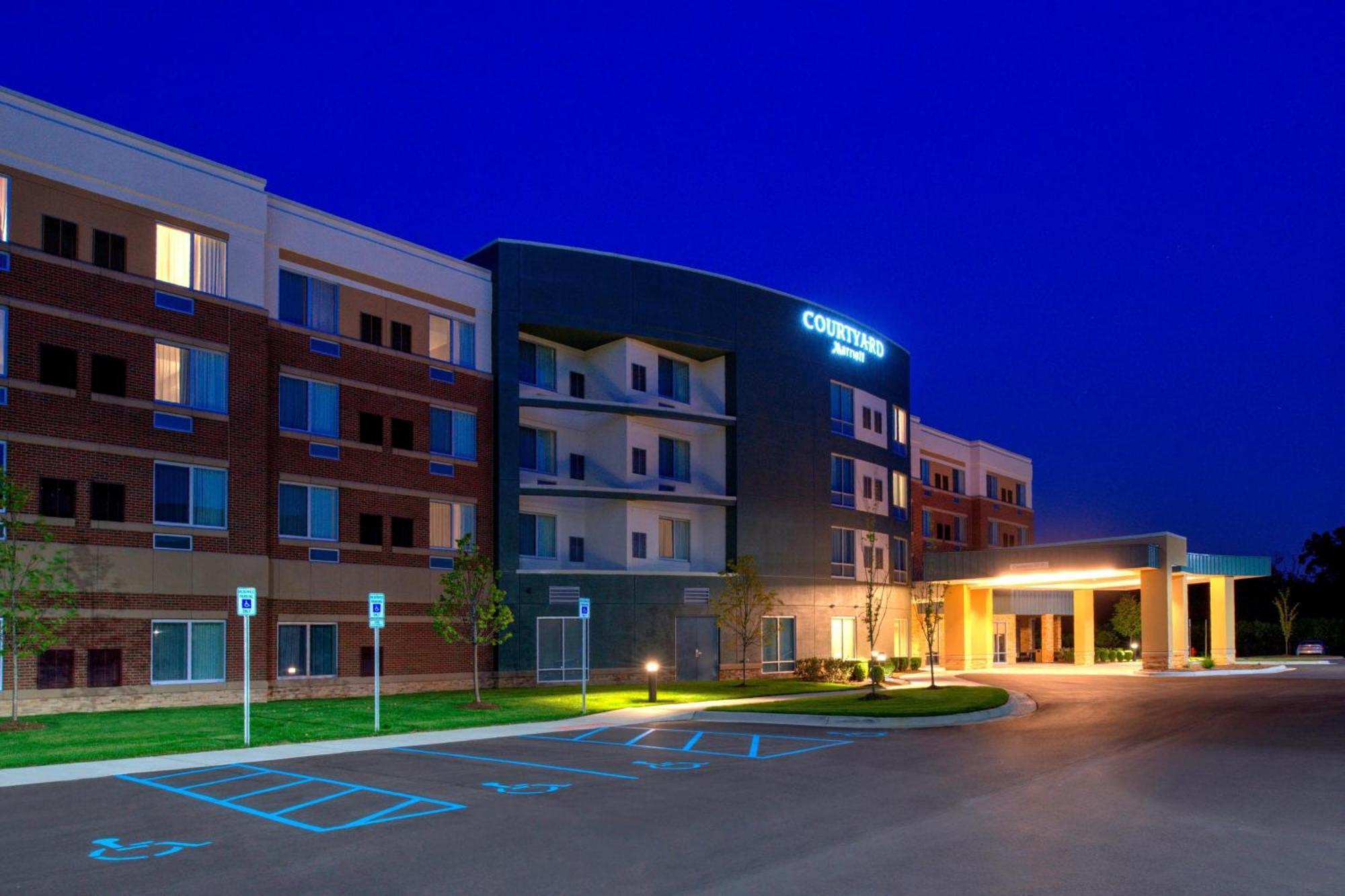 Courtyard By Marriott Detroit Farmington Hotel Farmington Hills Buitenkant foto