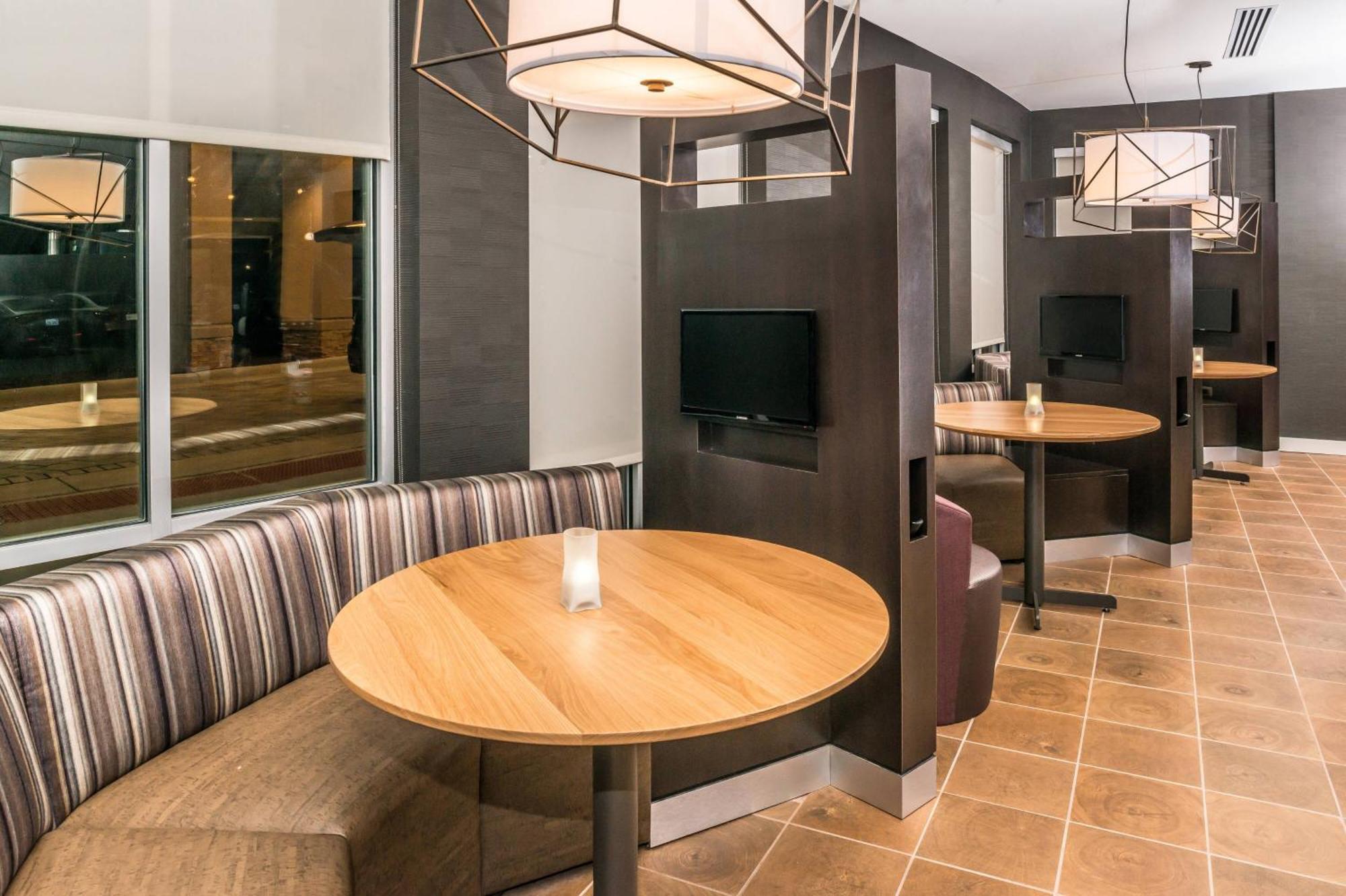 Courtyard By Marriott Detroit Farmington Hotel Farmington Hills Buitenkant foto