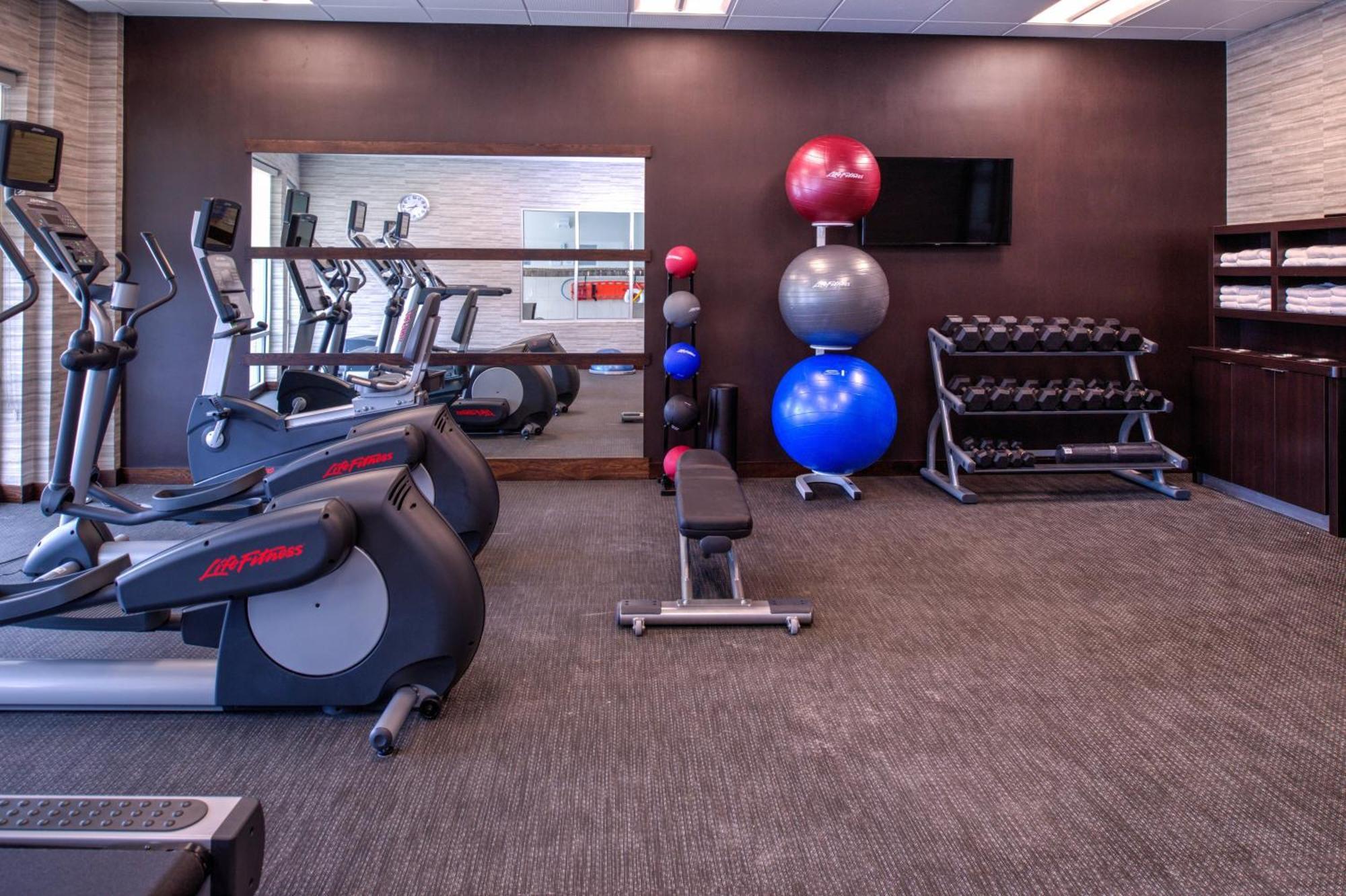 Courtyard By Marriott Detroit Farmington Hotel Farmington Hills Buitenkant foto