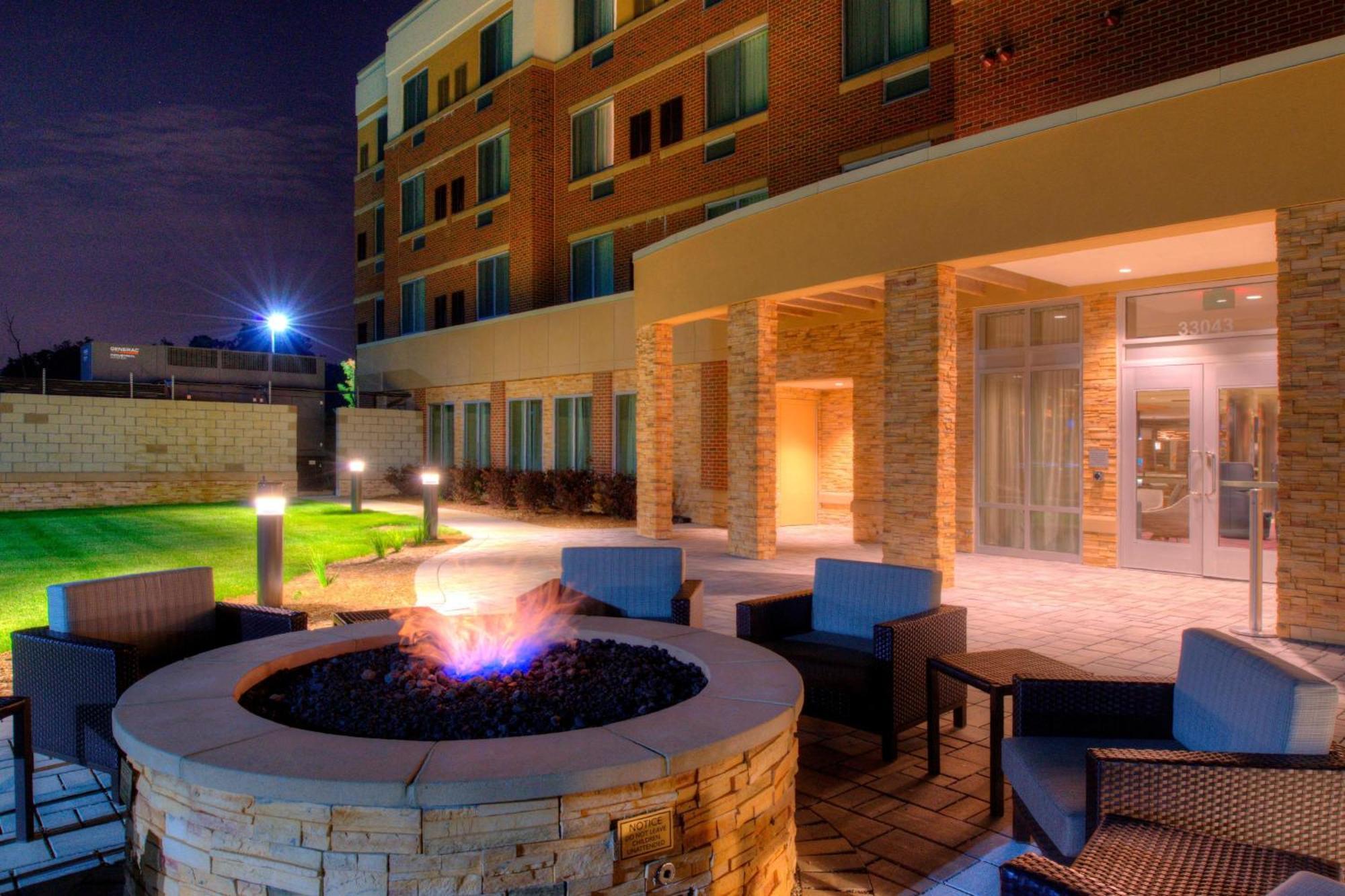 Courtyard By Marriott Detroit Farmington Hotel Farmington Hills Buitenkant foto