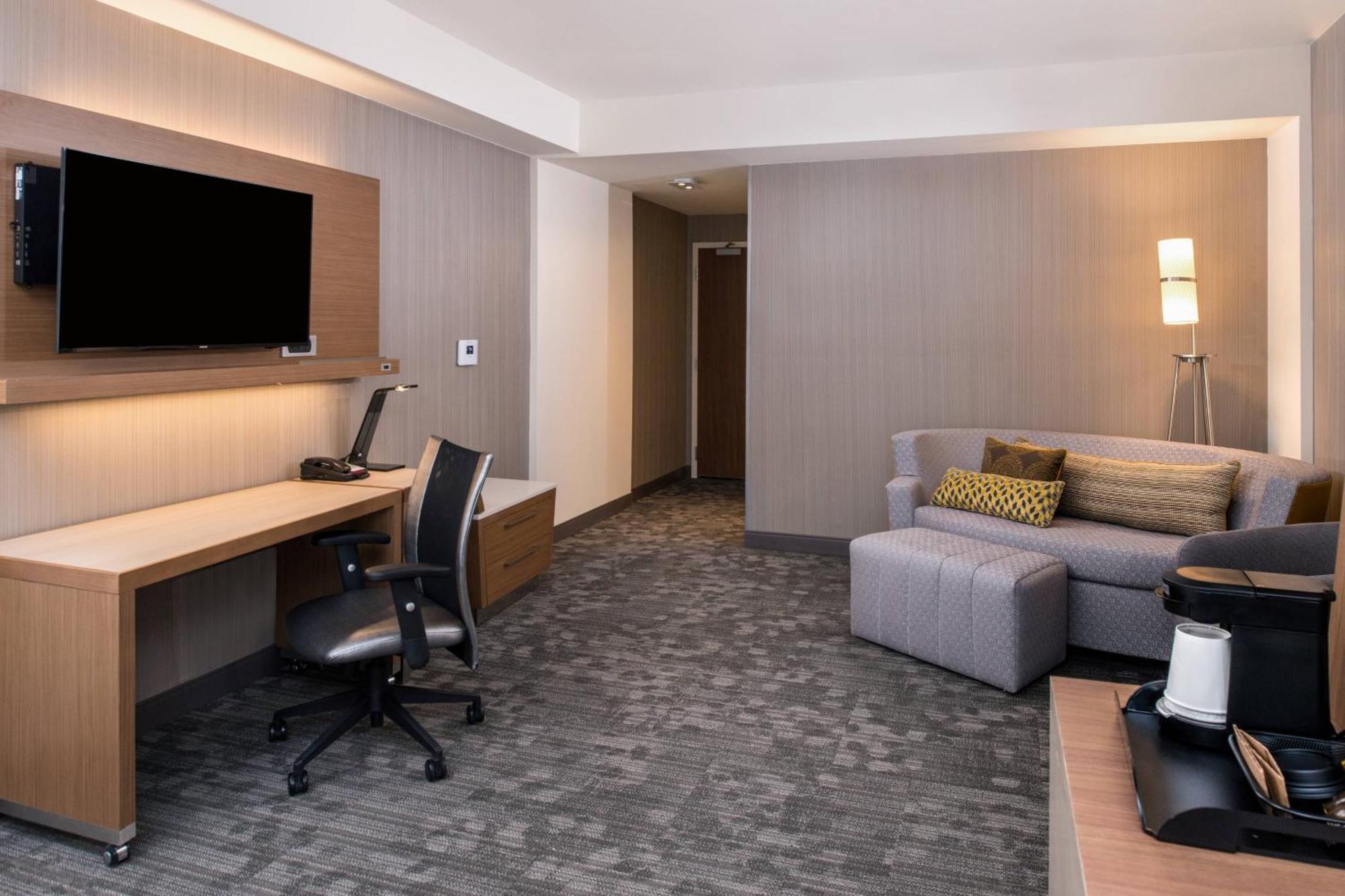 Courtyard By Marriott Detroit Farmington Hotel Farmington Hills Buitenkant foto